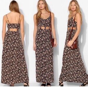 Pins and Needles UO Caged Cut Out Waist Maxi Dress Button Front Floral Sz 4